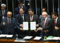 Congresso promulga o fim da escala 6x1 e aposentadoria de agentes de saúde