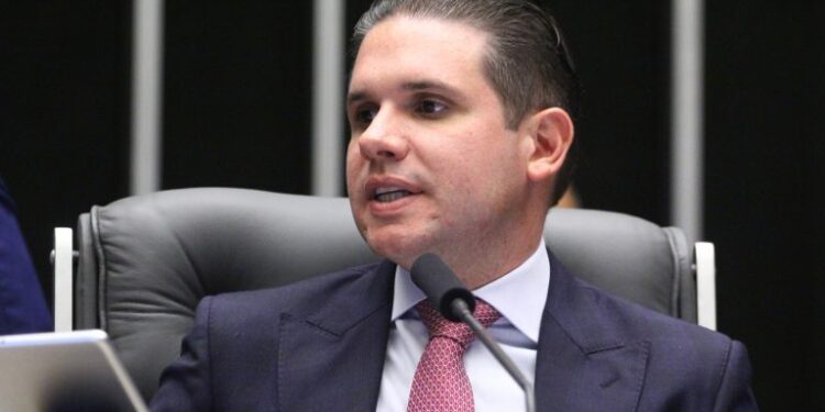 Congresso promulga o fim da escala 6x1 e aposentadoria especial para agentes de saúde
