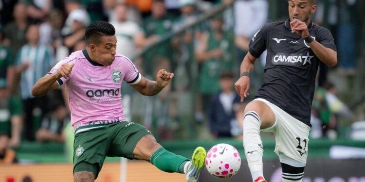 Coritiba e Botafogo empatam e mantêm jejum de vitórias no Brasileirão