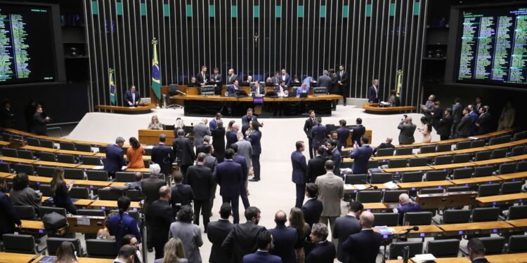 Cresce número de mulheres eleitas para o Congresso Nacional