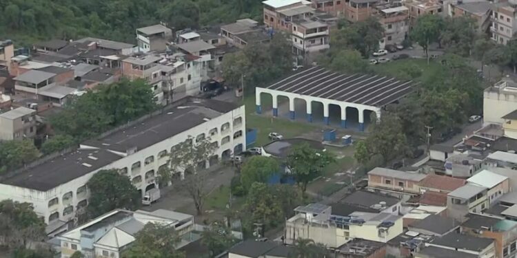 Criminosos se escondem em escola após troca de tiros com a PM na Zona Sudoeste do Rio