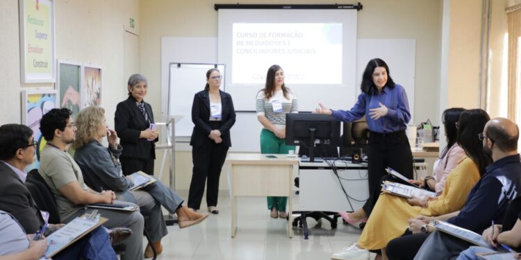 Curso de formação de mediadores e conciliadores judiciais inicia nesta segunda-feira