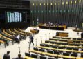Deputados analisam MP que torna obrigatória a aprovação em exame para exercer a medicina; acompanhe