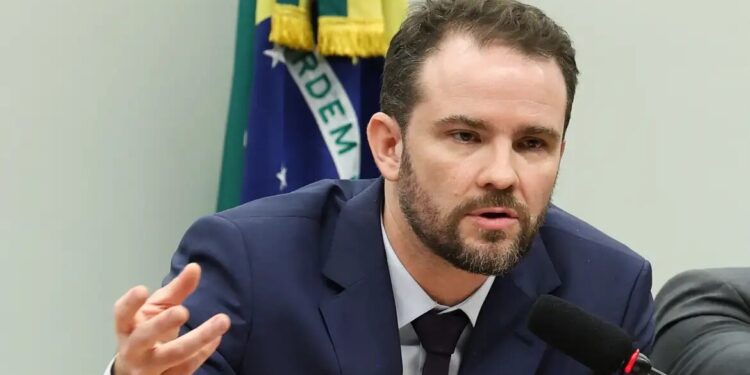 Durigan prevê envio de MP do Imposto Seletivo após eleições