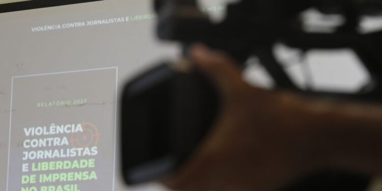 Em editorial, veículos independentes de imprensa defendem democracia