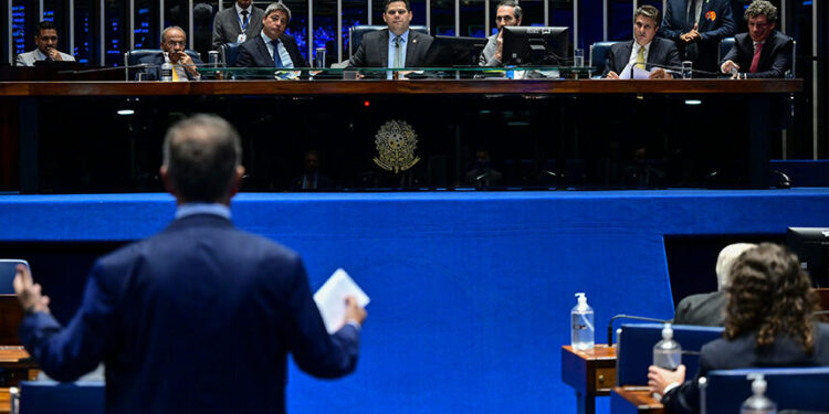 Enamed será obrigatório para exercício da medicina, aprova Senado