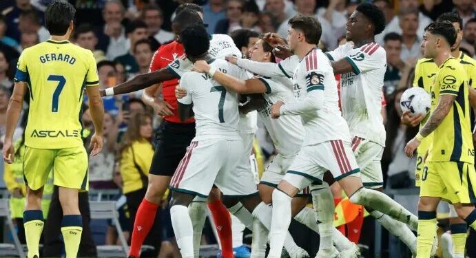 Expulsão de Vini Jr. gera preocupação no Real Madrid, que teme ausência do brasileiro no clássico contra o Barcelona