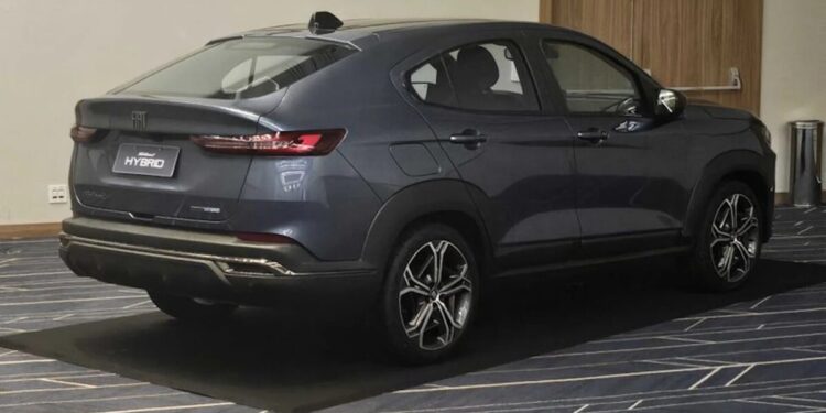 Fiat derrete preços de SUV híbrido em outubro; confira condições