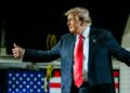 Hackers vazam dados da Trump Mobile e escancaram despreparo da operadora