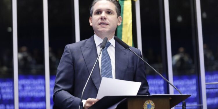Hugo Motta defende diálogo e respeito entre os Poderes para fortalecer instituições