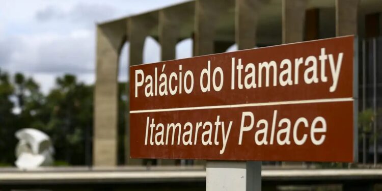 Itamaraty acusa Milei de tentar interferir na eleição brasileira