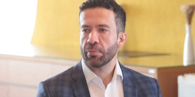 Janones poderá ter alta em 48 horas, diz boletim médico
