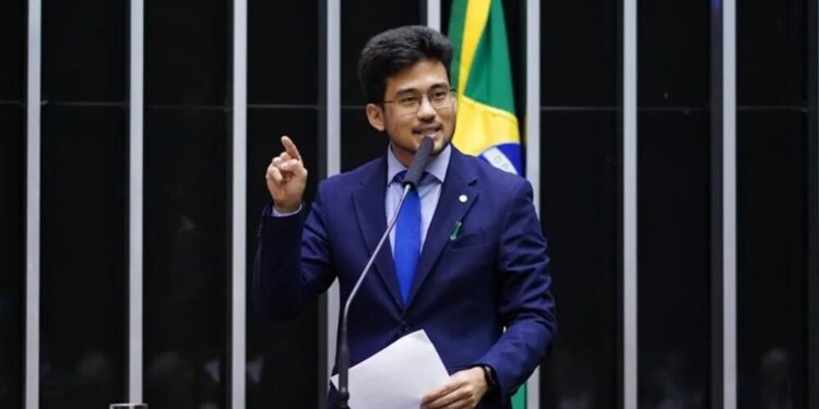 Kim Kataguiri diz que não vai renunciar após Renan Santos ficar abaixo de 3%