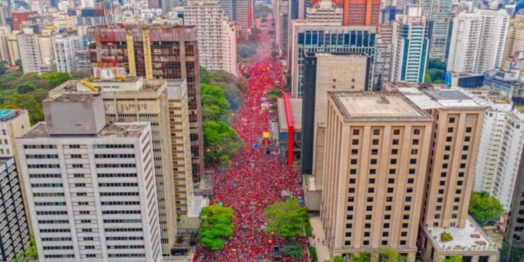 Lula, Alckmin e aliados participam de ato na avenida Paulista neste domingo
