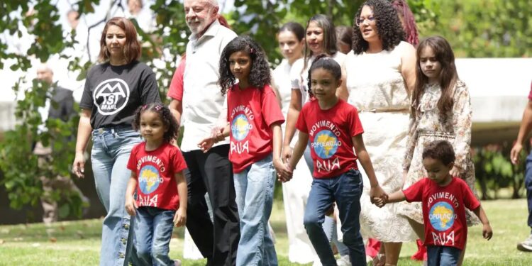 Lula defende respeito às religiões no Dia de Nossa Senhora Aparecida