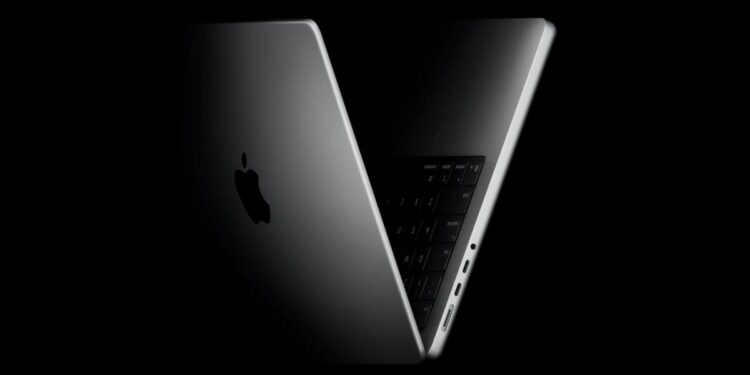 Mais leve, mas a que custo? Novo MacBook Pro OLED gera medo de cortes em portas e bateria