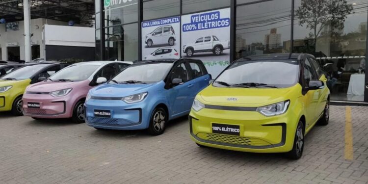 Marca que abriu caminho para carros chineses no Brasil se afunda na crise