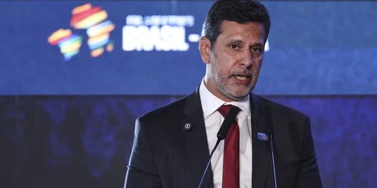 MEC irá pedir investigação de ameaças a universidades em redes sociais