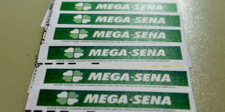 Mega-Sena acumula para R$ 100 milhões; confira os números sorteados