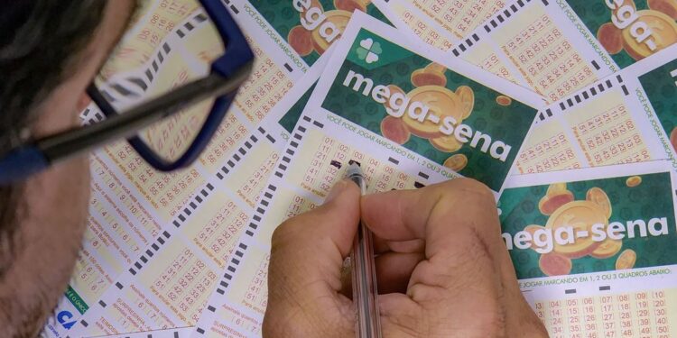 Mega-Sena acumula para R$ 230 milhões; confira os números sorteados