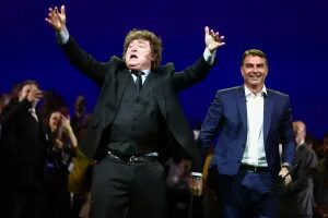 Milei parabeniza Flávio e vê oportunidade de aproximação entre Brasil e Argentina