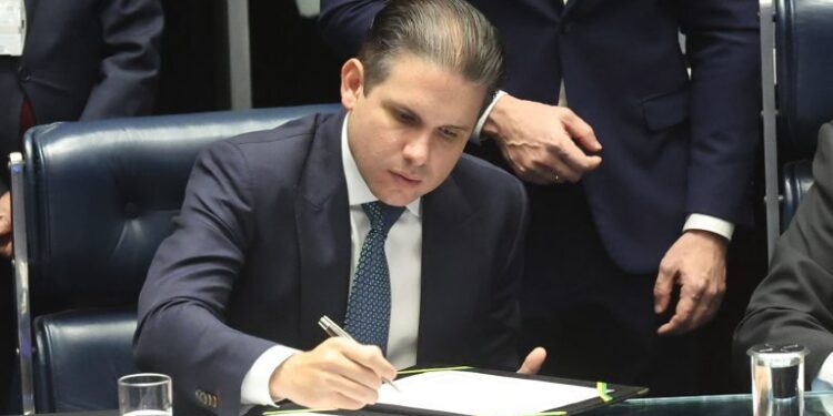 Motta: Somos um País que valoriza o trabalho sem esquecer o trabalhador