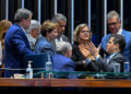 PEC do fim da escala 6x1 passa por 2ª sessão de discussão no Plenário