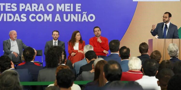 Perdão de dívidas e novo teto do MEI: entenda o que muda