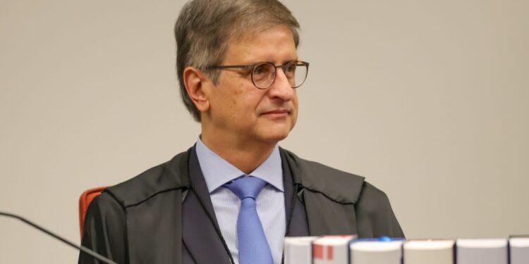 PGR dá parecer contra pedido de acesso a registro de Vorcaro no Senado