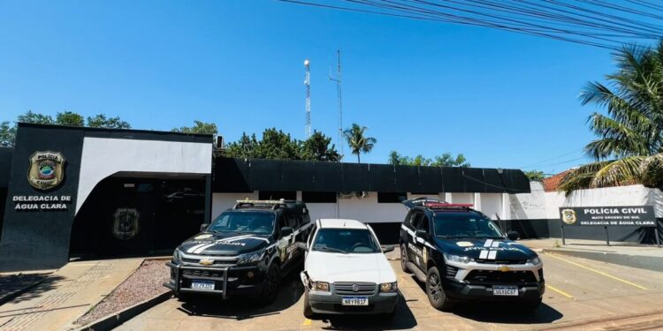 Polícia Civil recupera veículo furtado e prende suspeito por furto, tráfico de drogas e corrupção de menores em Água Clara