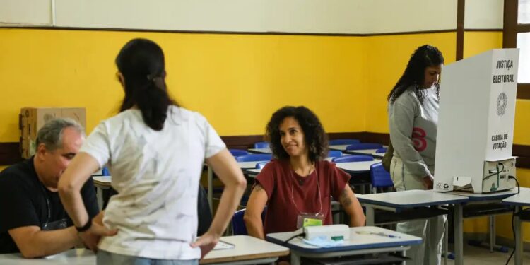 Primeiro governador, depois presidente: saiba qual a ordem de votação