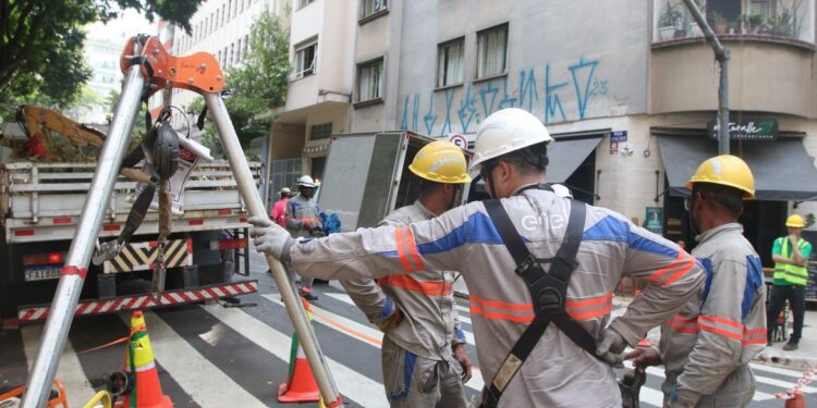Procon paulistano multa Enel por falhas no fornecimento de energia