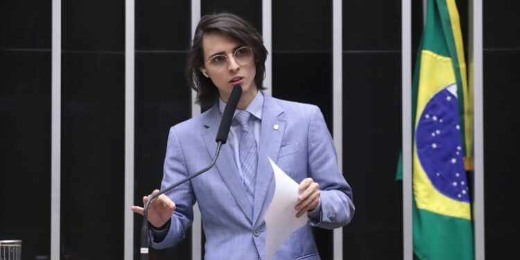 Projeto amplia exigências em declaração de bens de agentes públicos
