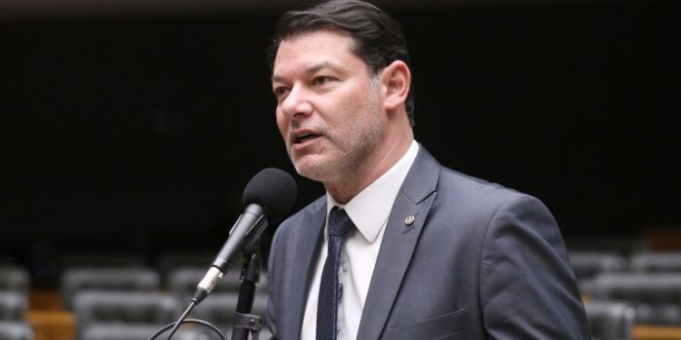 Projeto cria programa nacional para fortalecer a pesca artesanal continental