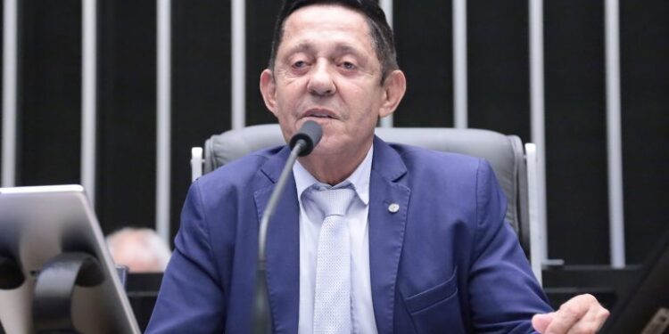 Projeto cria recuperação judicial simplificada para pequenas dívidas