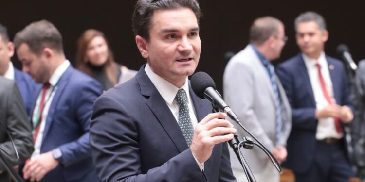 Projeto define regras para combater a exploração sexual infantil no turismo
