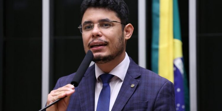 Projeto exige que hospitais divulguem canais de denúncia contra violência a pessoas idosas