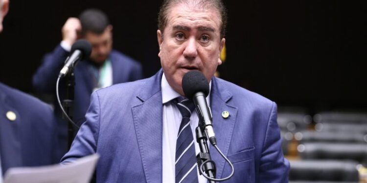 Projeto fixa em 15 dias o prazo para devedor contestar dívida na Justiça