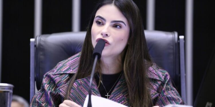 Projeto institui programa de apoio a famílias superendividadas
