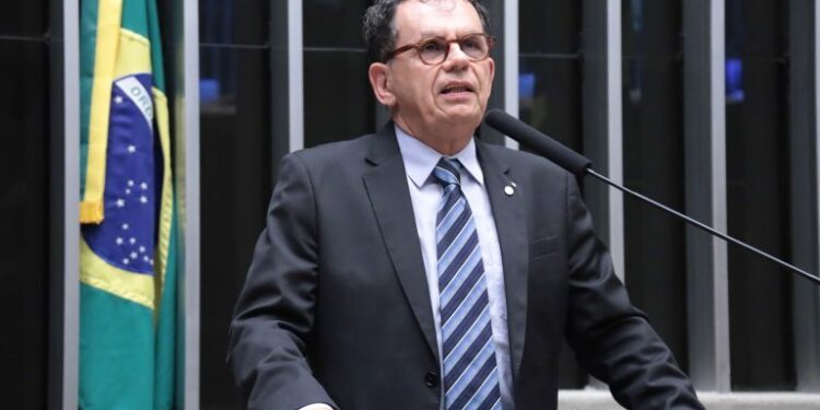 Projeto obriga SUS a oferecer alimentos especiais para doenças metabólicas raras