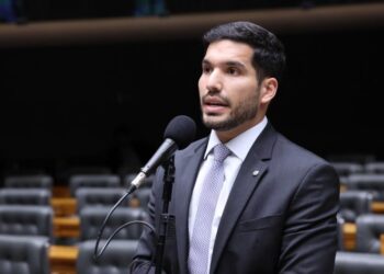Projeto prevê desconto em multas para motoristas e entregadores de aplicativo