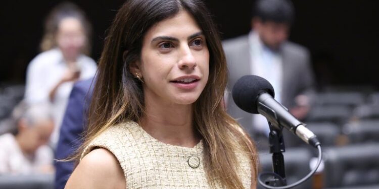 Projeto prevê intimação, via aplicativo, de devedor de pensão alimentícia