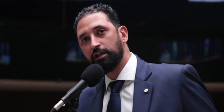 Projeto proíbe benefícios federais a condenados por invasão de propriedades rurais