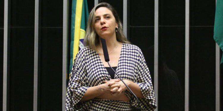 Projeto proíbe governo de comprar papel com celulose branqueada