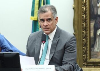 Projeto regulamenta registro digital de direitos sobre imóveis