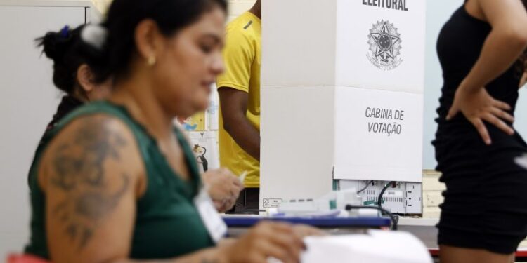 Propaganda eleitoral gratuita no rádio e na TV recomeça nesta sexta-feira