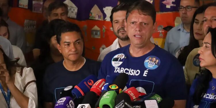 Reeleito em SP, Tarcísio promete mais entregas para o próximo mandato