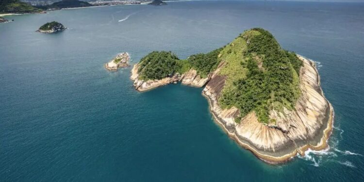 Rio: reserva marinha alia proteção ambiental com atividades econômicas