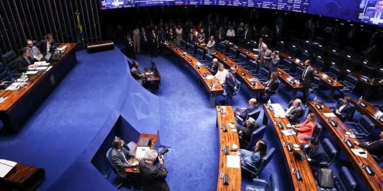 Senado aprova aumento de limite e perdão de dívida para MEIs