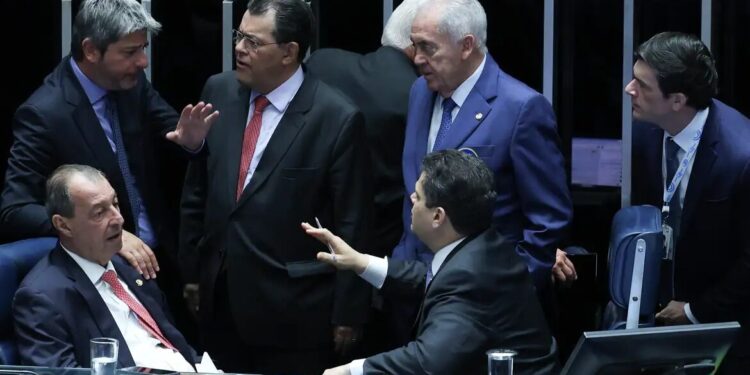 Senadores aprovam pedido para acelerar votação da PEC da Segurança